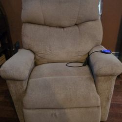 OVERSIZED POWER LIFT RECLINER WITH ADJUSTABLE HEADREST AND SIDE POCKETS