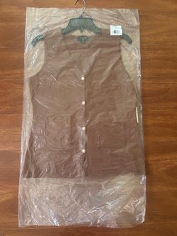 Tahari Women's V-Neck Button-Up Vest