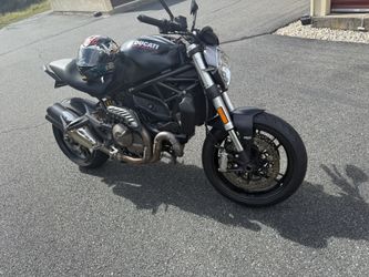 2015 Ducati Monster 821