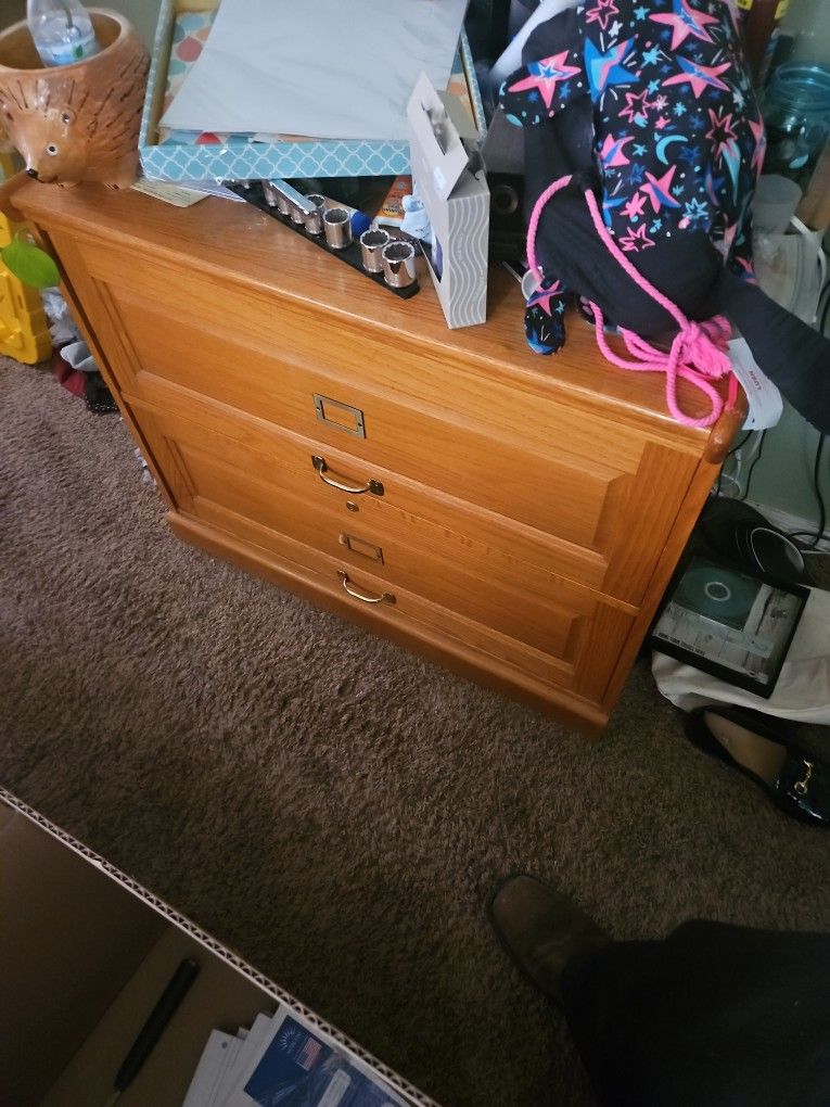 Solid oak filing cabinet Best offer