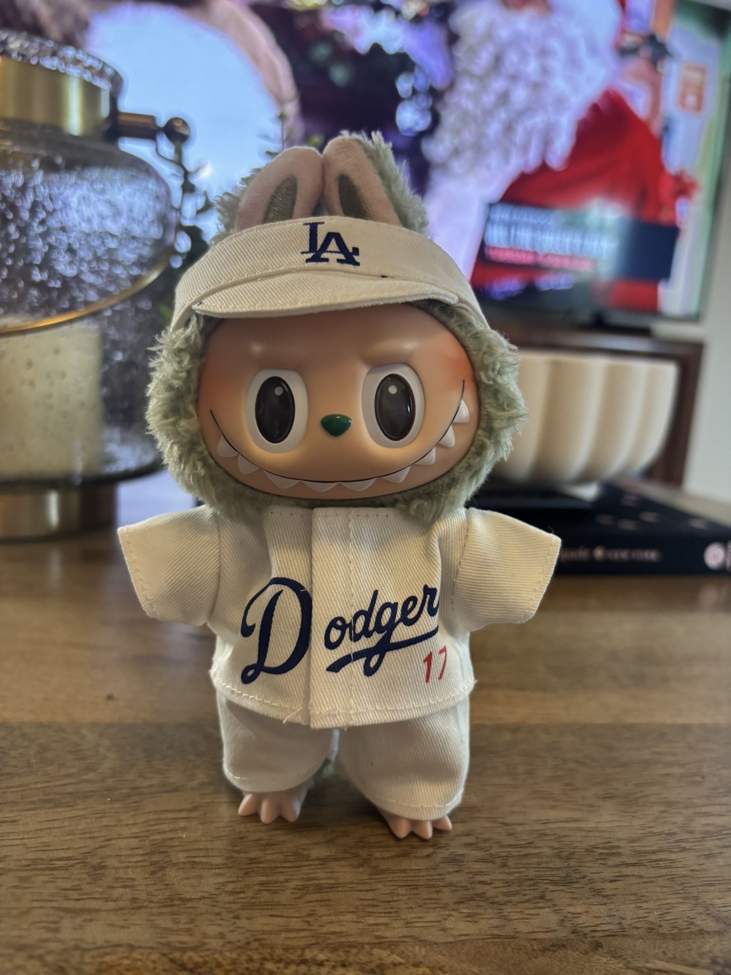 Labubu dodgers Outfit