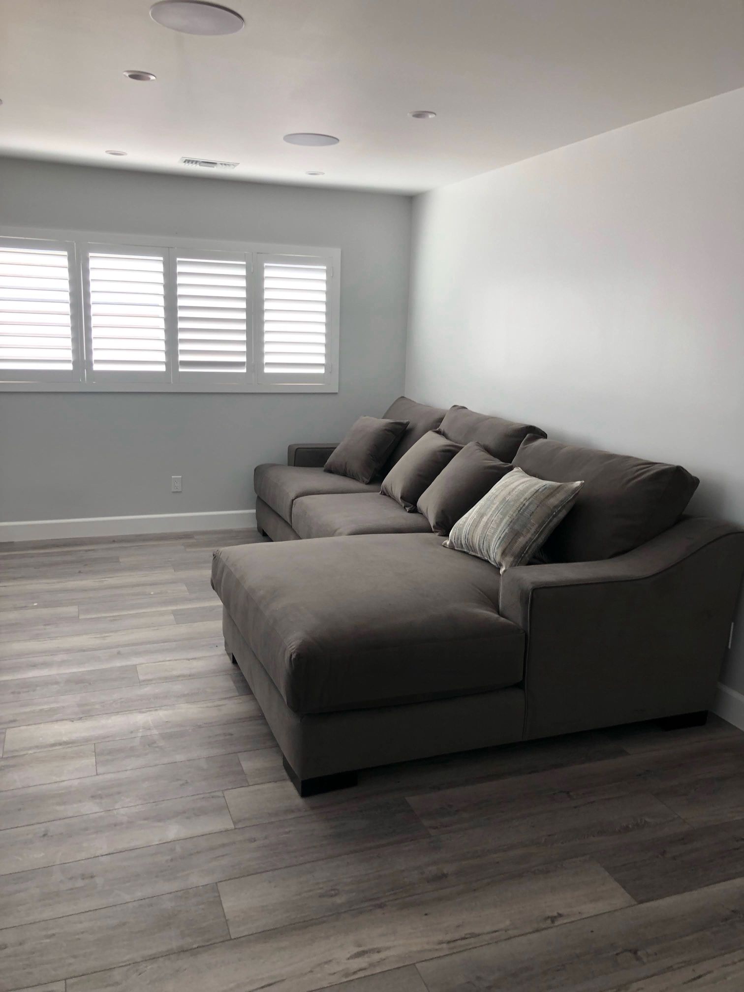 Couch With Chaise
