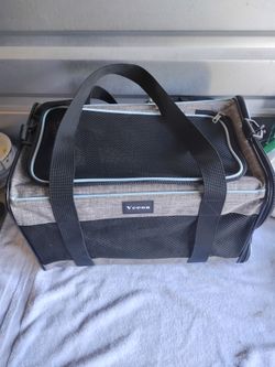 Vceoa Cat Carrier, Pawccoli water recirculator, wood pellet litter