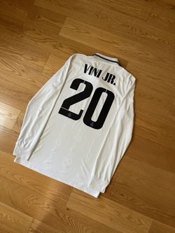 Adidas Real Madrid VINI JR 2022/23 home jersey (Size Medium)