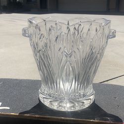 Thick crystal vase