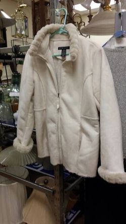 Gorgeous New York & Co. cream color suede aux fur lined jacket size medium