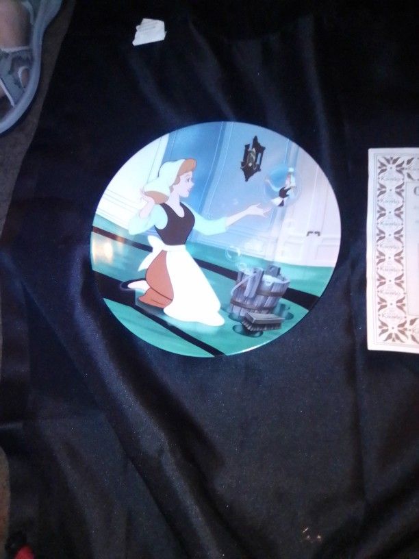 Collectable Disney Plates. Cinderella Set.