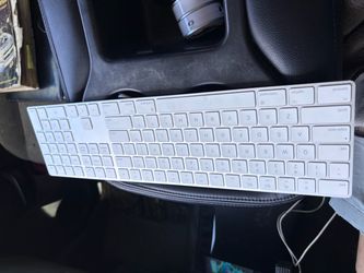 APPLE wireless keyboard