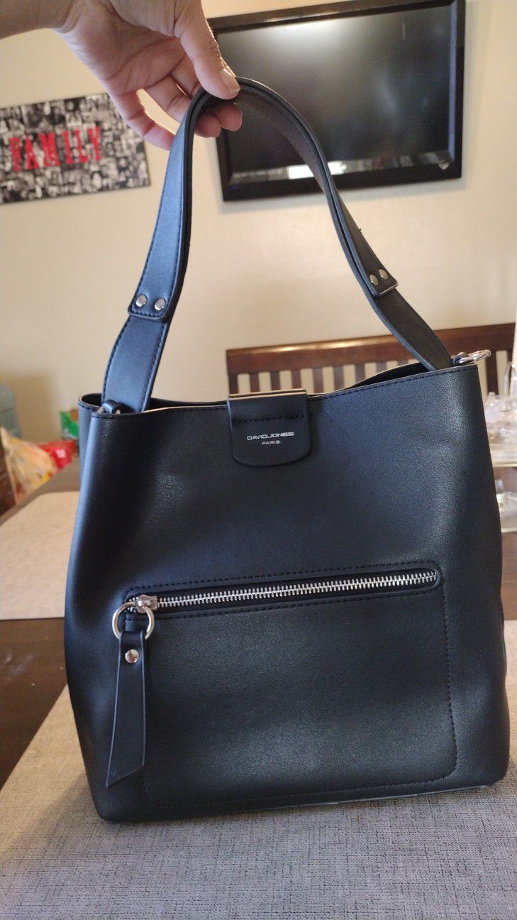 Authentic CHANEL GABRIELLE Large Hobo Bag Black for Sale in Fontana, CA -  OfferUp
