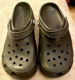 Women’s black classic crocs