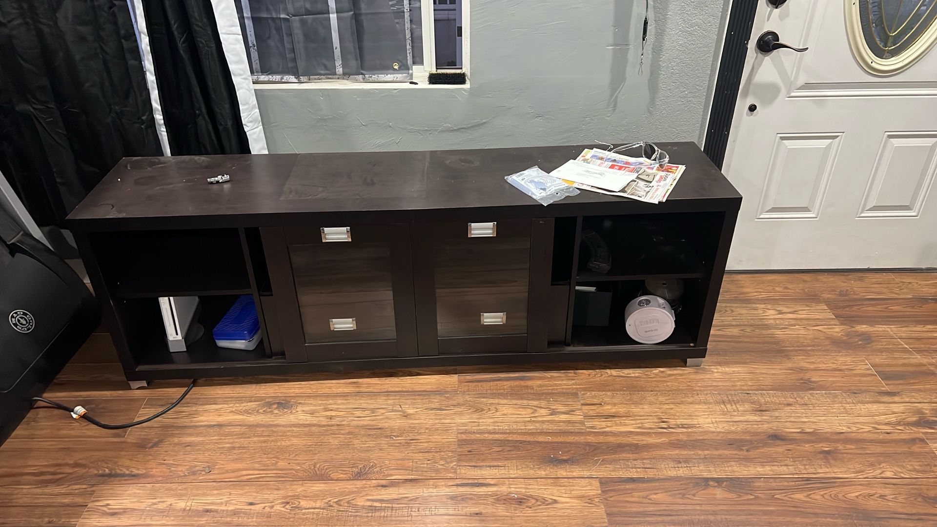 Tv Stand / Entertainment Center 