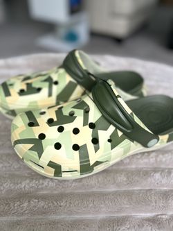 Women’s Camouflage Clogs Size 44(12.5). Very colorful and fun!