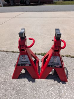 Jack stands