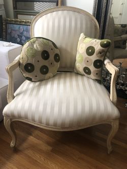 Over Sized Designer Accent Chair W Wood Trim In Ktown
