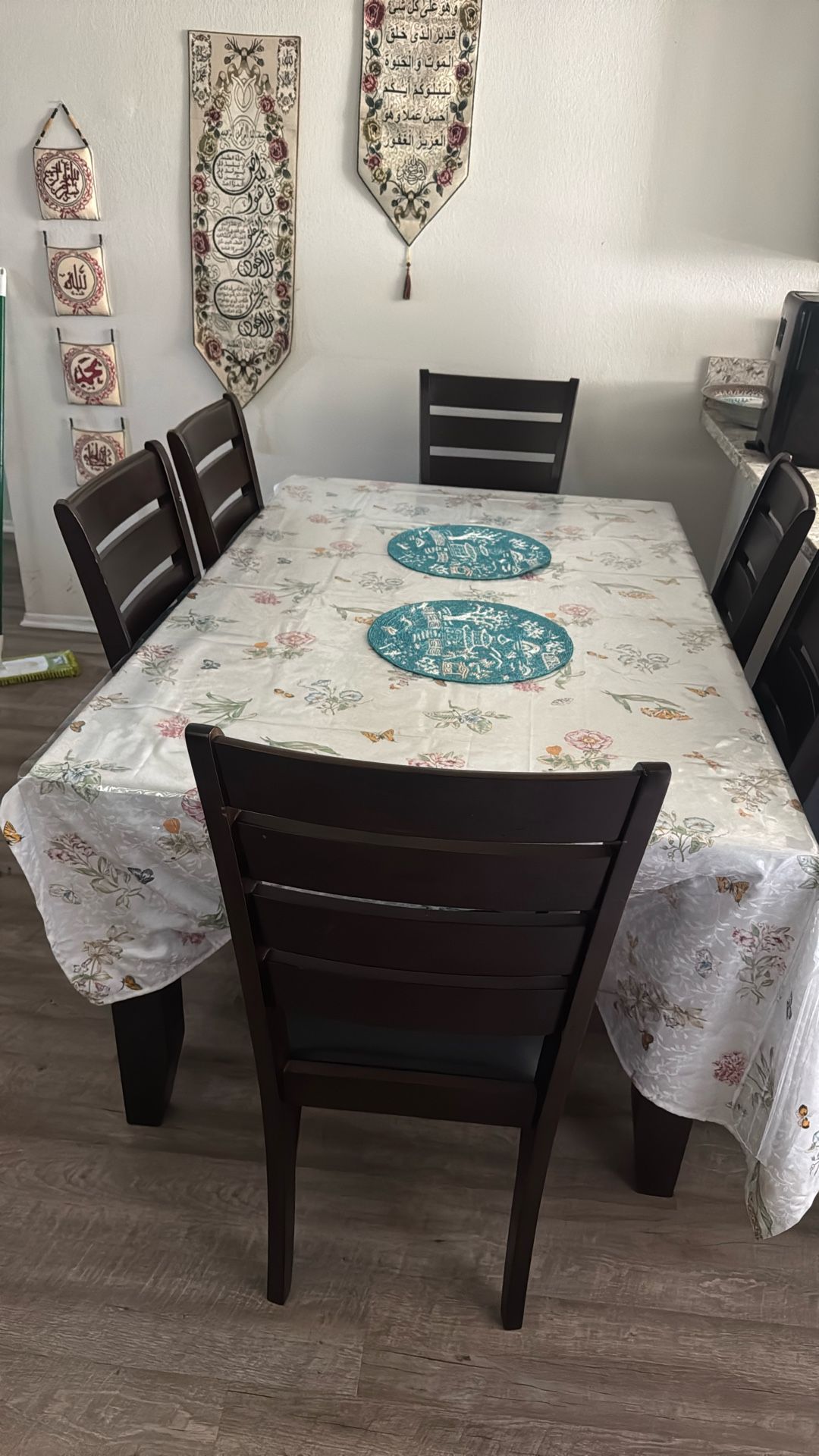 Dining Room Table With 6 Chairs