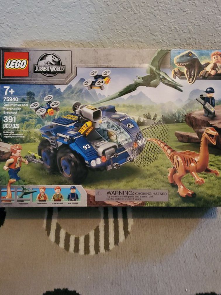 New Lego Jurassic World Gallimimus & Pteranodon Breakout Set ($50 Value)