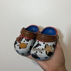 Woody crocs