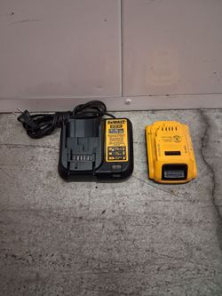Genuine Dewalt DCB203 20V Max 3.0ah Battery With DCB1102 Charger Used