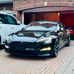 2022 Tesla Model S Plaid