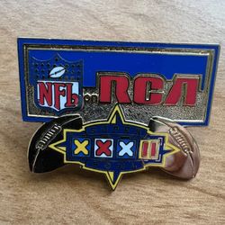 commemorative pin 