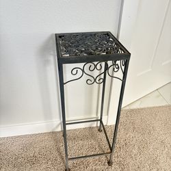 Vintage style plant stand