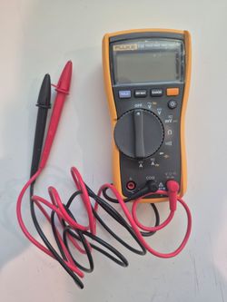 Fluke 115 True RMS Digital Multimeter, excellent condition