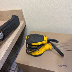 Dewalt random orbital sander.