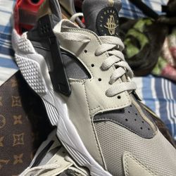 Nike Air Huarache Light Ash Cool Grey Men’s Size 12 Athletic Shoes 