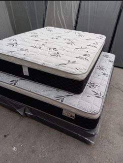 Cal king size mattress pillow top new