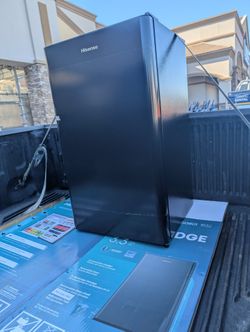 Hisense Mini Fridge 3.3 Cubic Feet