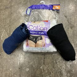 Brand New 3 Pairs Ladies’ S/M Hanes Underwear 