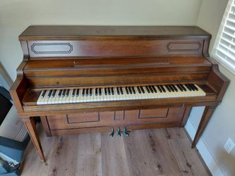 Wood piano Cable-Nelson 1969