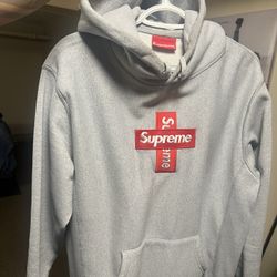 Supreme Hoodie 