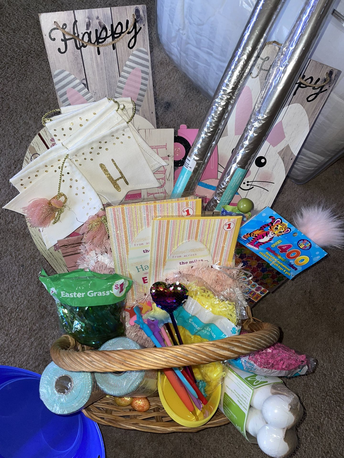 EASTER basket Items & Decor 