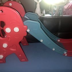 CHILDREN’S INDOOR/OUTDOOR SLIDE