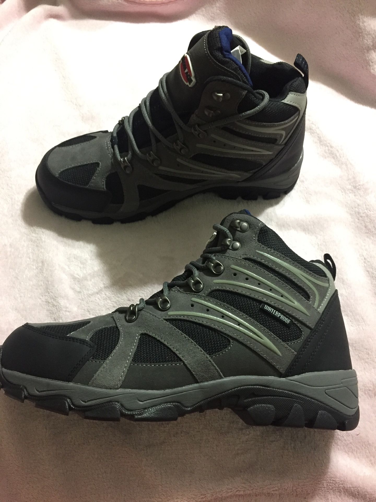Steel toe shoes