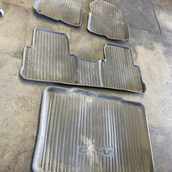 HONDA CR-V OEM RUBBER FLOOR MATS
