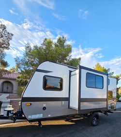 Baja  Jayco jayflight 2022  (clean NV title)