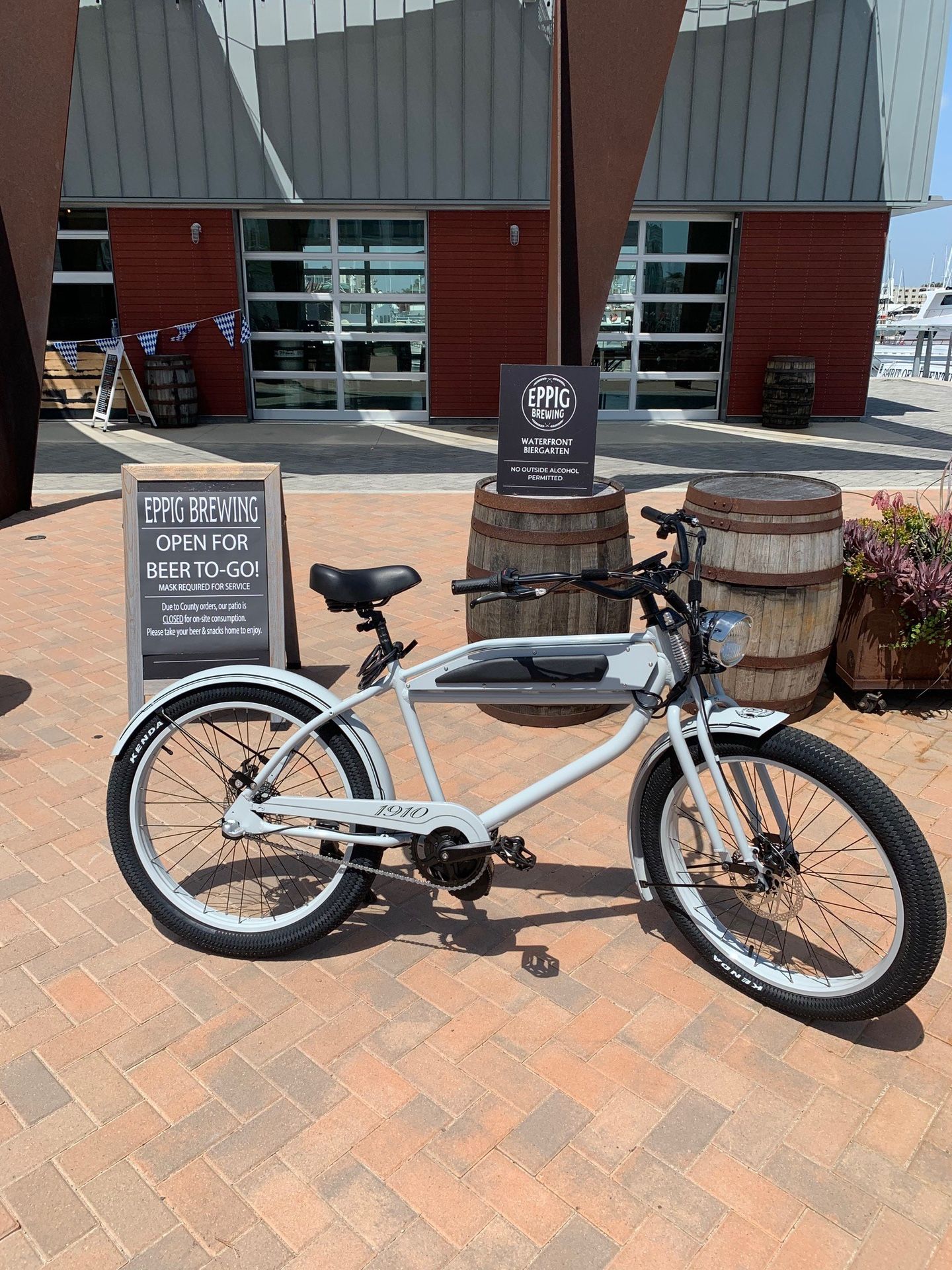 Phantom 1910 Electric Bike