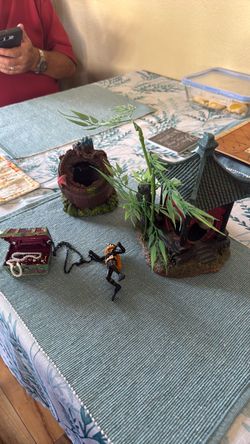 Aquarium Decoration Set with Figurines
