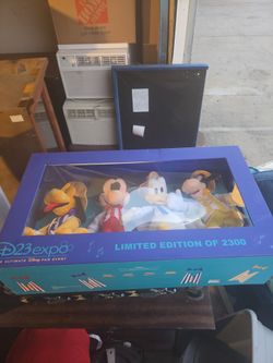 D23 Expo Limited Edition Disney Plush Set