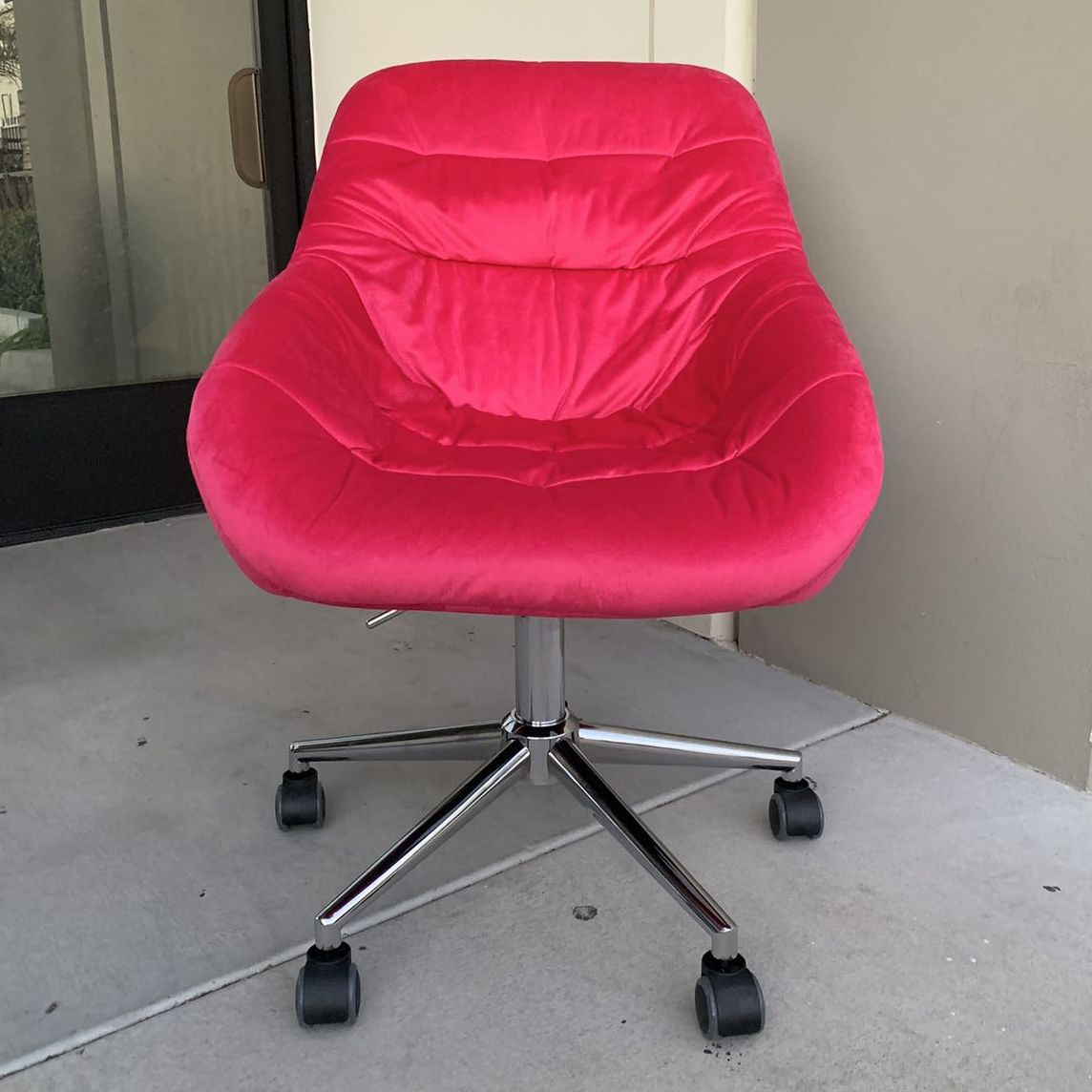 New In Box Velvet Office Computer Vanity Chair Reddish Pink Or Light Blue Color Furniture 