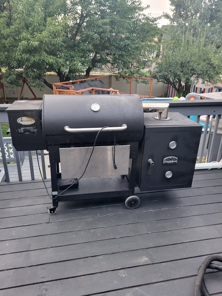 Louisiana Smoker Works good 100 Don't Need