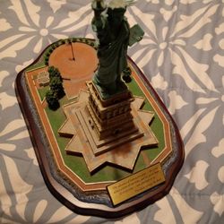 Rare lighted Danbury Mint Statue of Liberty