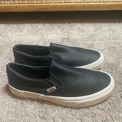 Vans off the wall black perforated low top classic slip on sneakers size 5.5 men’s / 7 women’s