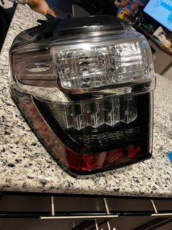 OEM (2010-2023) Toyota 4-Runner tail lights