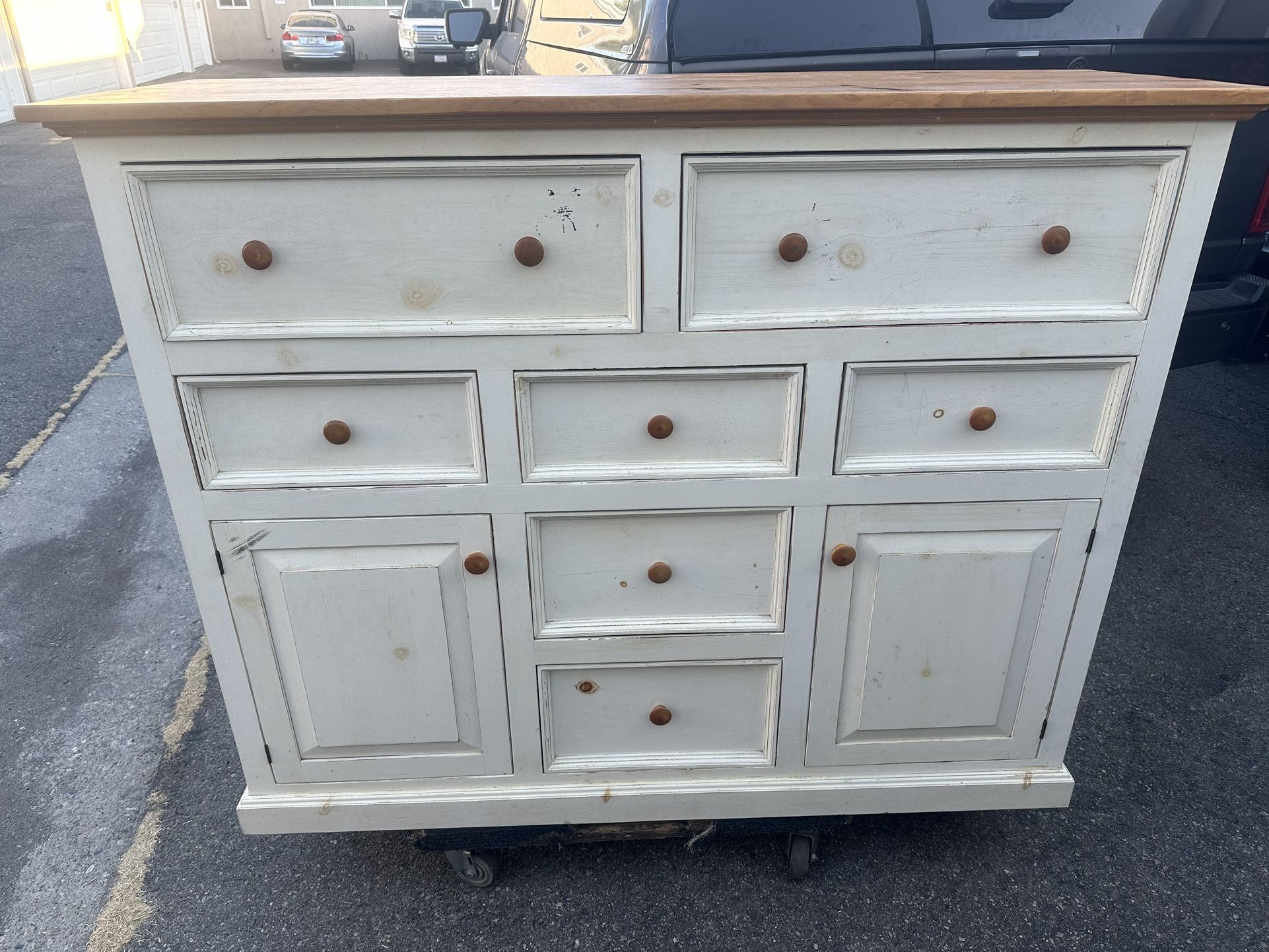 Dresser