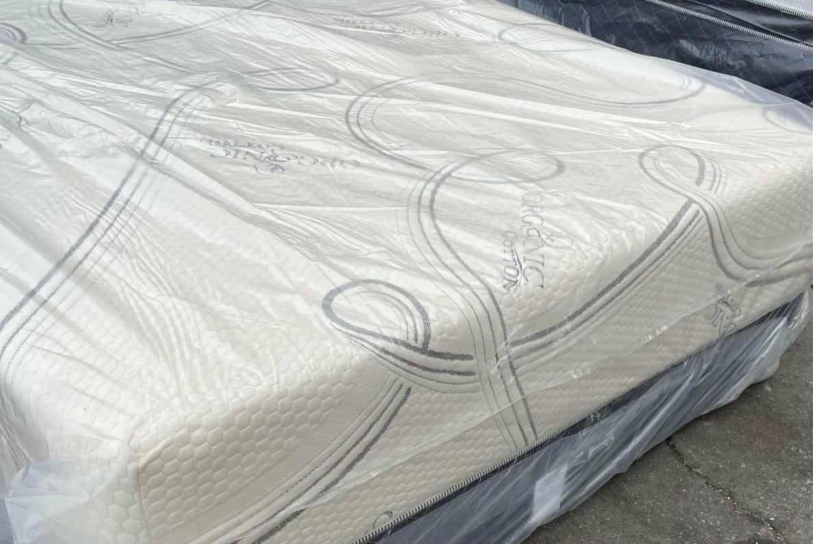 KING OR CAL KING MEMORY FOAM MATTRESS SET WHIT BOX SPRING BRAND NEW ✅️