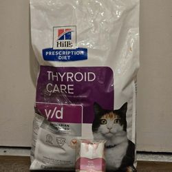 Cat food 8.5lb open bag, never used & Fancy Feast wet treat $25 cash