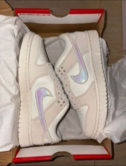 Nike low dunks* iridescent**Nike sign (NEW)
